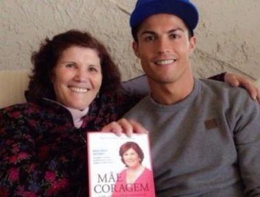 قدردانی رونالدو از مادرش
