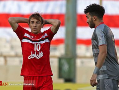 حمله شدید استقلالی ها به هافبک پرسپولیس