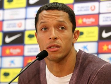 احتمال جدایی آدریانو از بارسا