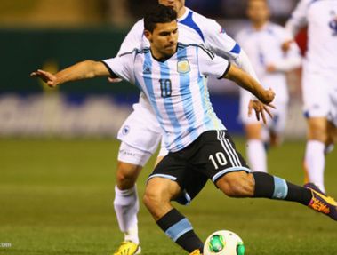 پیراهن شماره 10 تیم ملی آرژانتین به آگوئرو رسید