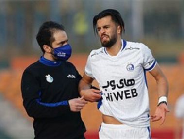رضاوند: بازیکن حریف با زانو به پهلوی من زد