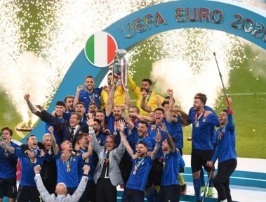 ایتالیا ۱ (۳)- (۲)۱ انگلیس: جام به رم رفت