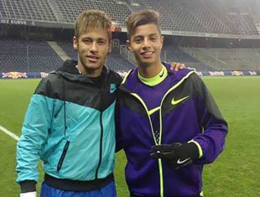 اشنایی با نابغه اینده فوتبال دنیا - hachim mastour