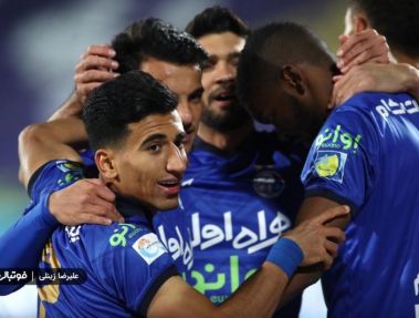 استقلال با مجوز به حردانی و آمانوف بازی داد