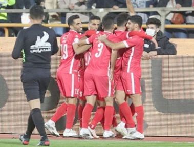 پرسپولیس با شکست نفت مسجد سلیمان به بالای جدول صعود کرد