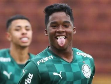 ال‌کلاسیکو برای جذب وینیسیوس جدید فوتبال برزیل