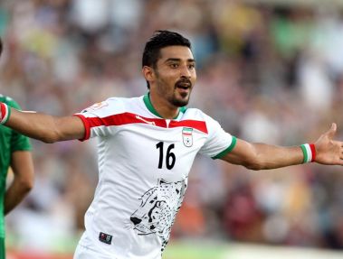 رقابت پرسپولیس با استقلال و تراکتورسازی برای جذب قوچان نژاد