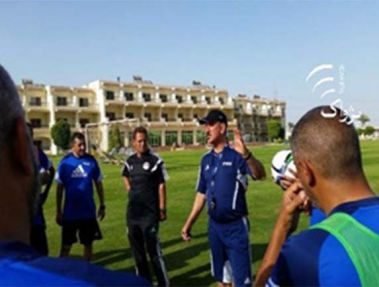 کمک مربی تیم ملی افغانستان مربیان فوتبال مصر را آموزش میدهد