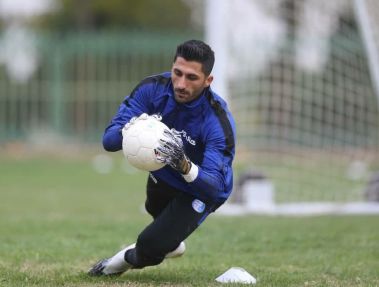 رشید مظاهری مطالباتش را به استقلال نمی بخشد