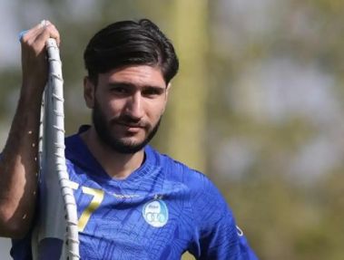 سوژه روز؛ چرا مدافع سابق استقلال، پرسپولیسی نشد