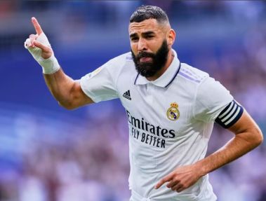 بنزما: به حضور در جام جهانی فکر می‌کنم!