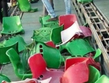 صندلی های فولادشهر توسط هواداران خوزستانی شکست