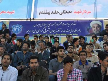 مسئولان و کادر باشگاه گسترش فولاد تبریز در استقبال رئس جمهور