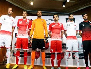 لباس پرسپولیسی ها را قایم کرده بودند.