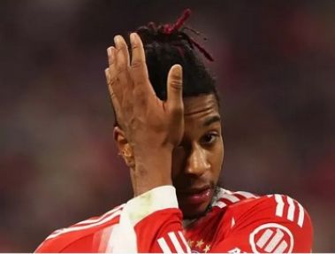 ریکاوری سریع ستاره بایرن از جراحی چشم!