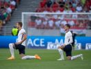 هو شدن بازیکنان انگلیس توسط هواداران مجارستان