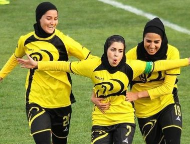 تنها فوتبالیست ایران که پزشکی میخواند !