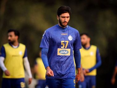 مخالفت مدیرعامل پرسپولیس با جذب مدافع استقلال