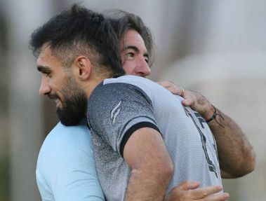 ساپینتو دست دوستی به سوی آقاسی دراز کرد!